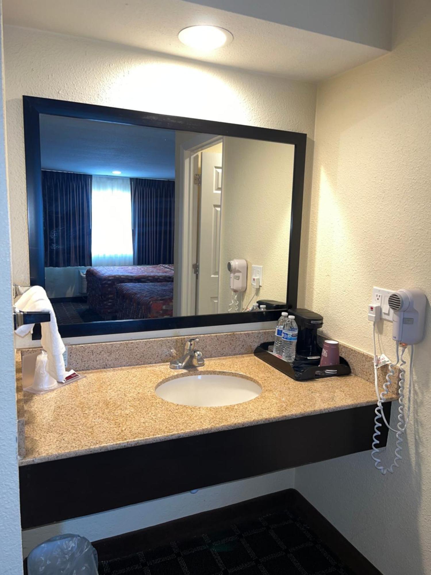 Oregon Trail Inn And Suites Лейквью Екстер'єр фото